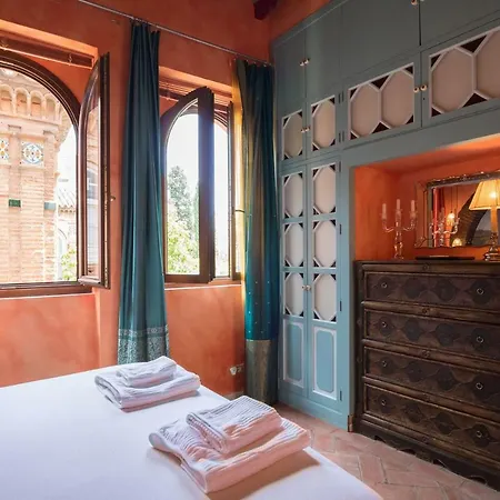 Oriental Gardens Views 2 Pax * Siviglia